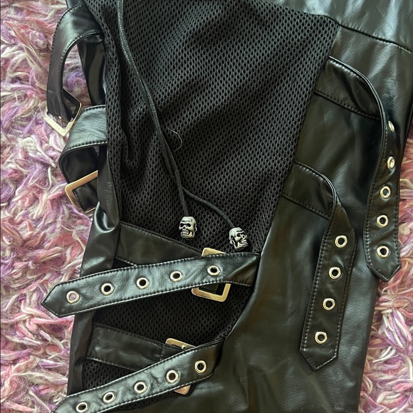Faux pleather goth style pants with buckles and cute details. - Picture 4 of 6